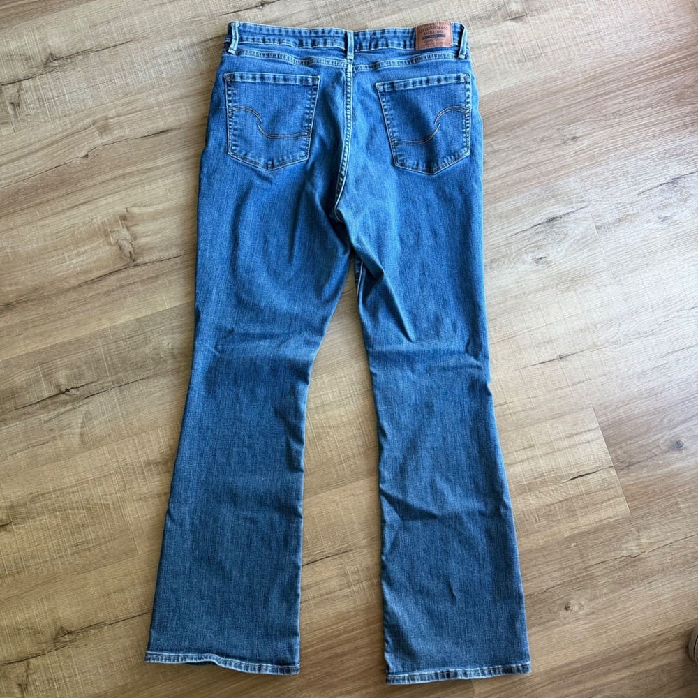 Levi Strauss Signature Gold Totally Shaping Bootcut Jeans Blue 14M W32 L32 - Picture 9 of 9